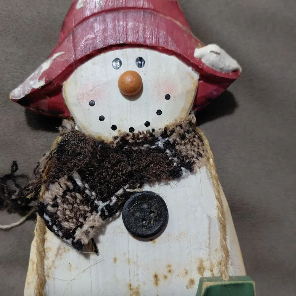 Darice Wood Red-Hat Snowman with Green Mitts Holiday Decor